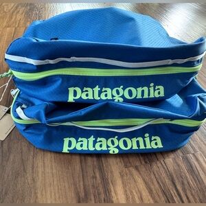 *BRAND NEW* Two (2) Patagonia Black Hole Cubes (14L) Vessel Blue